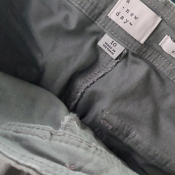 NWT A New Day stretch Pants Green Slim Fit Size 10 Women - Picture 3 of 6